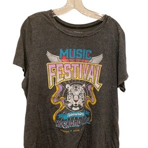 Torrid woman’s tee